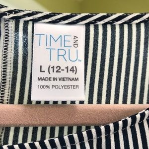 Time and Tru Tops - Time and Tru Blouse Time and Tru Tops - Time and Tru Blouse